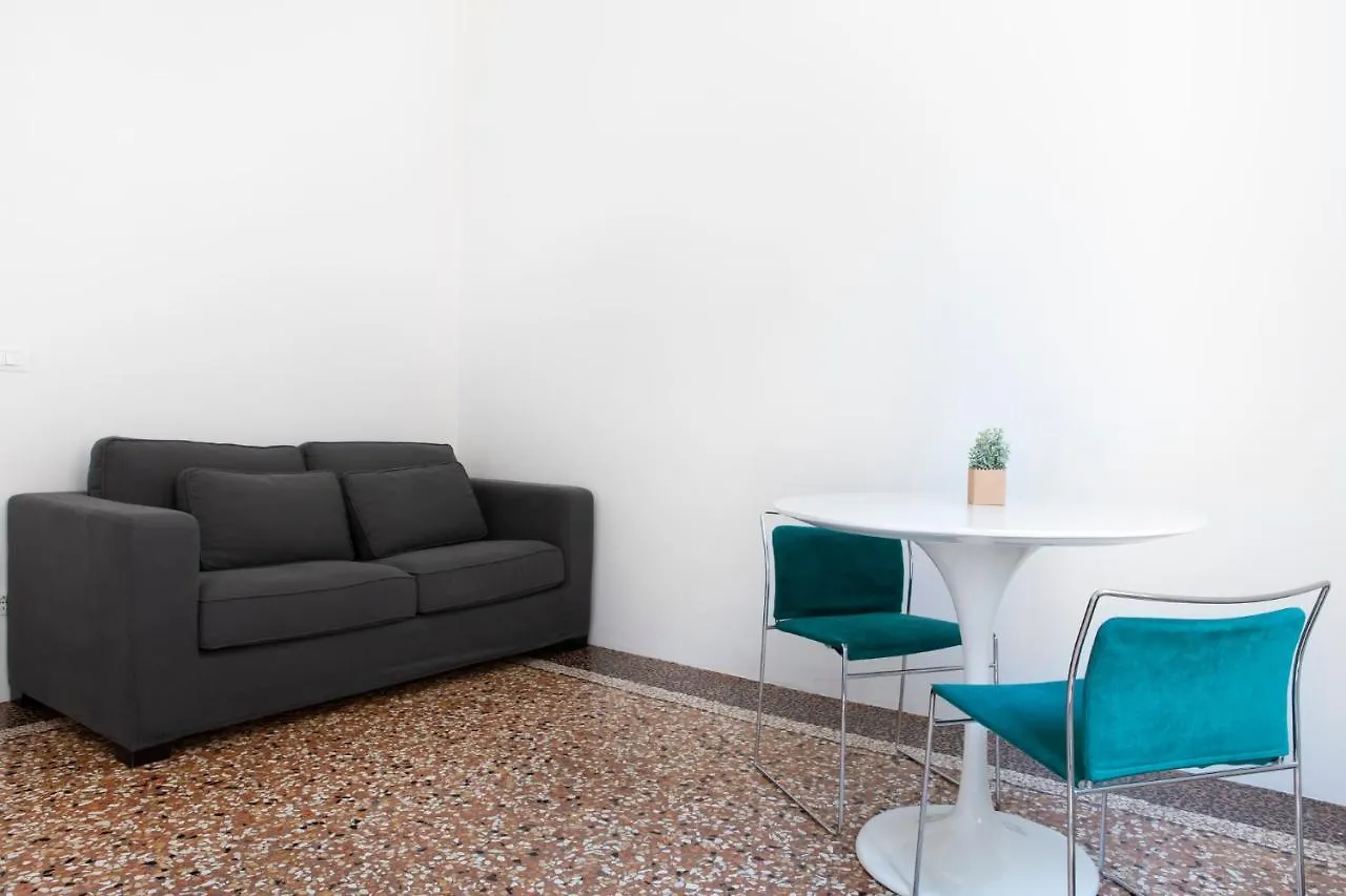 Ur-Nest Battisti Apartment Bologna