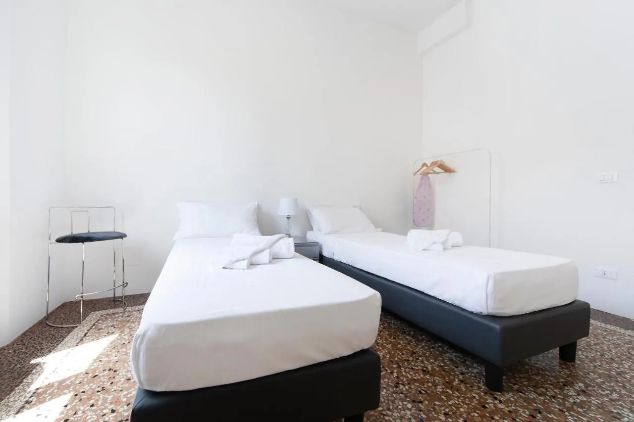Ur-Nest Battisti Apartment Bologna