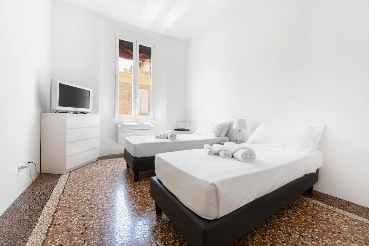 Ur-Nest Battisti Apartment Bologna